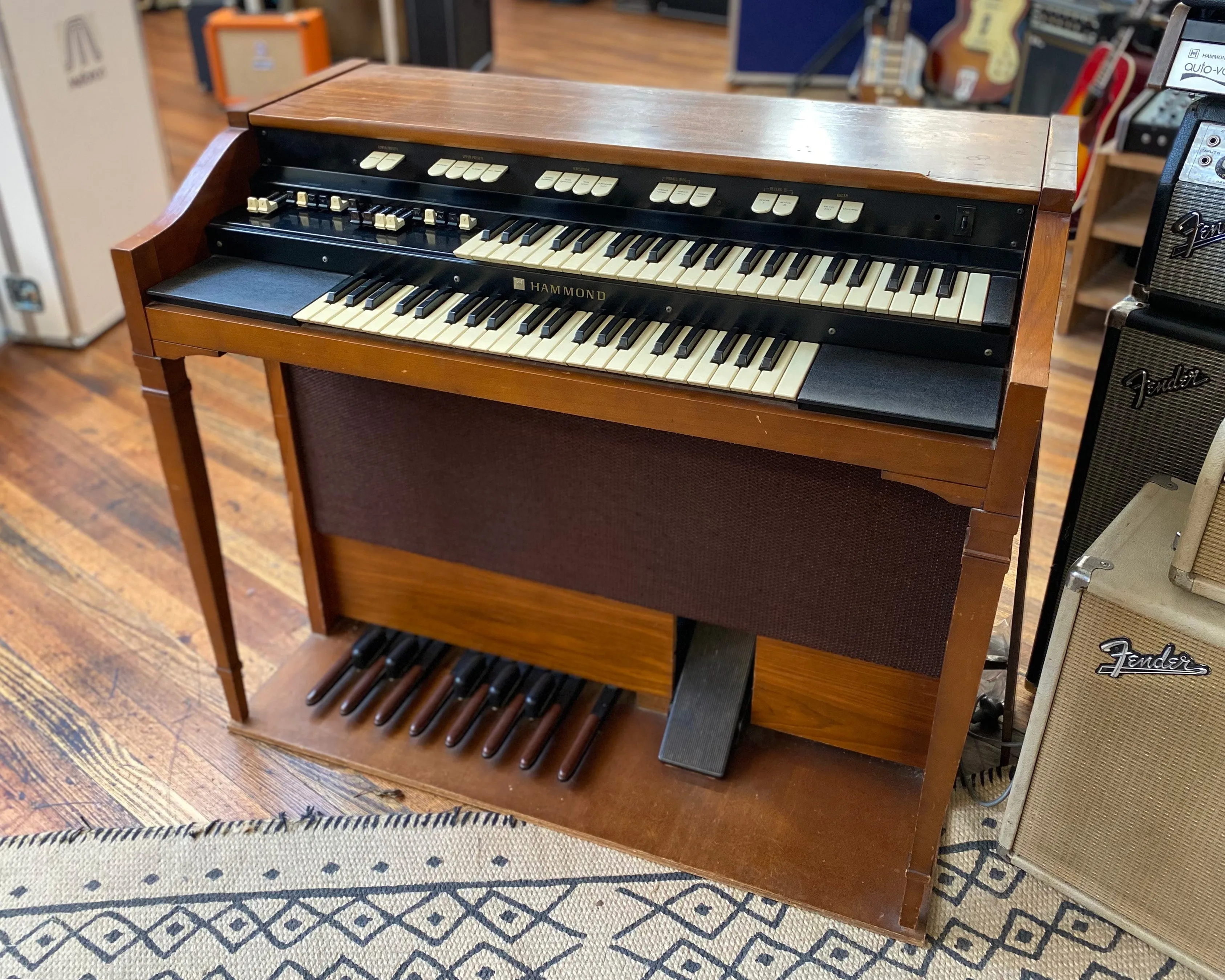 '63 Hammond L-112 Spinnet