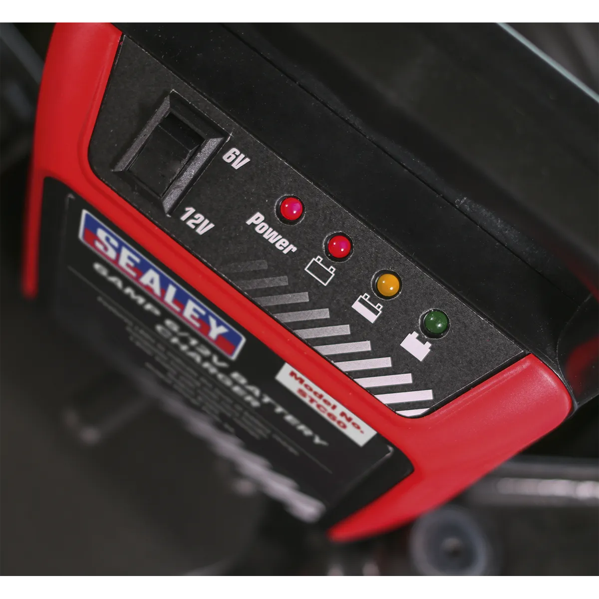 Battery Charger 6/12V 6A 230V