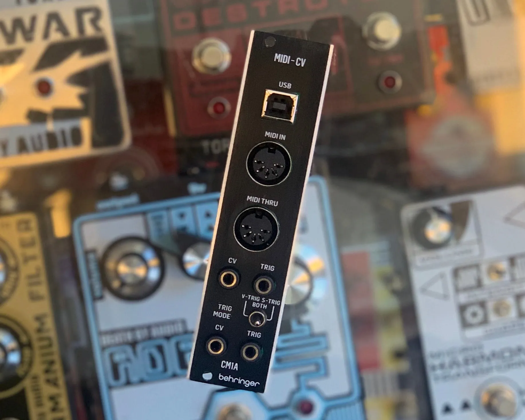 Behringer CM1A