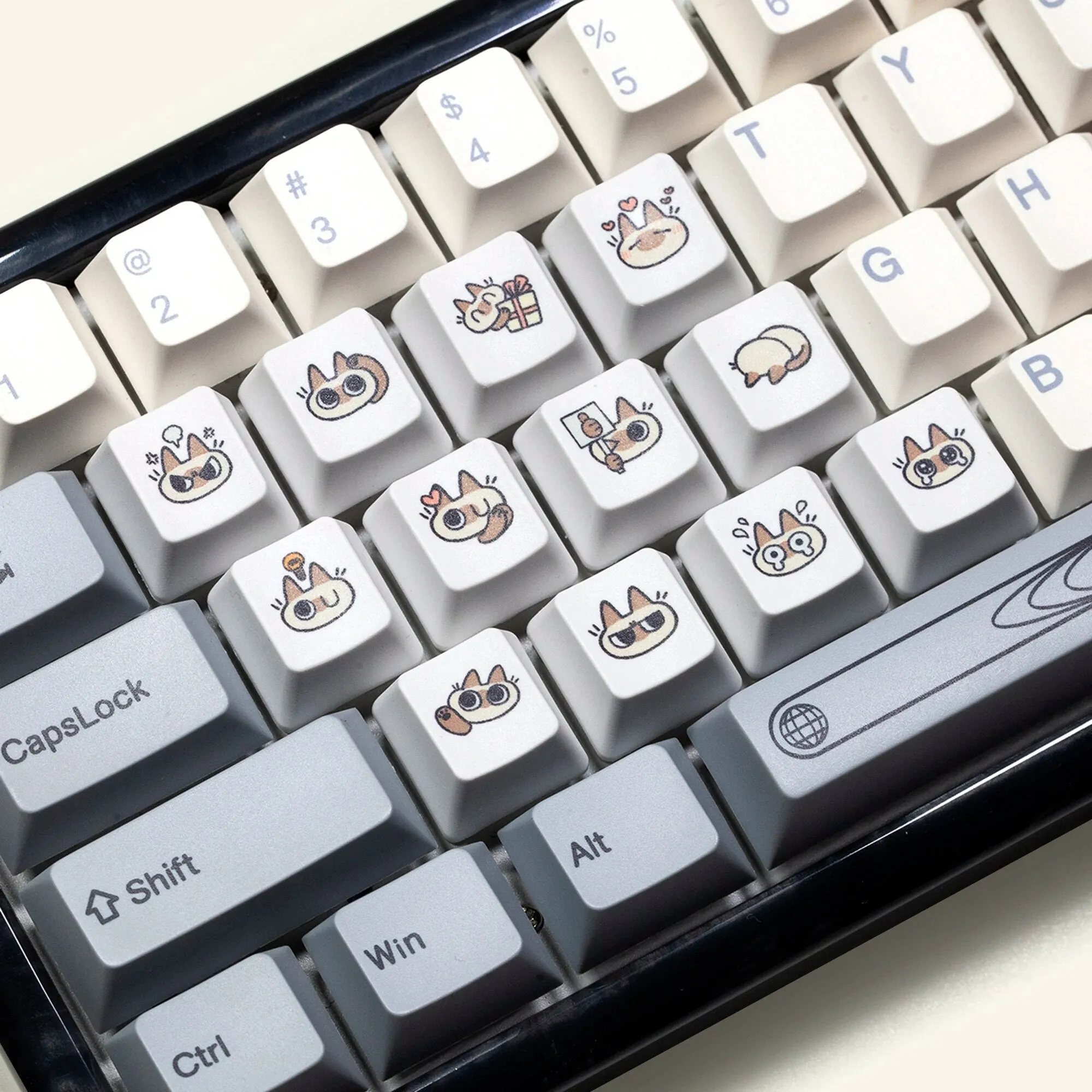 Cute Little Siamese cat Keycap  OEM Profile R1 R2 R3 Kitty Meme Keycap Dye Subbed keycaps for mx stem Gaming Mechanical Keyboards