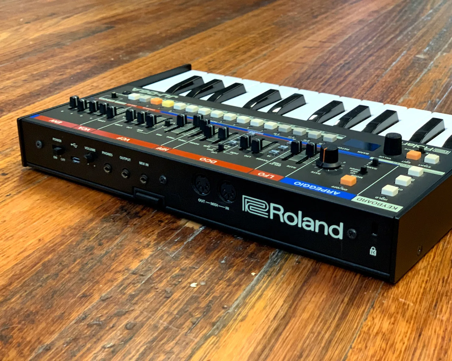 Roland JU-06A with K-25m Keyboard
